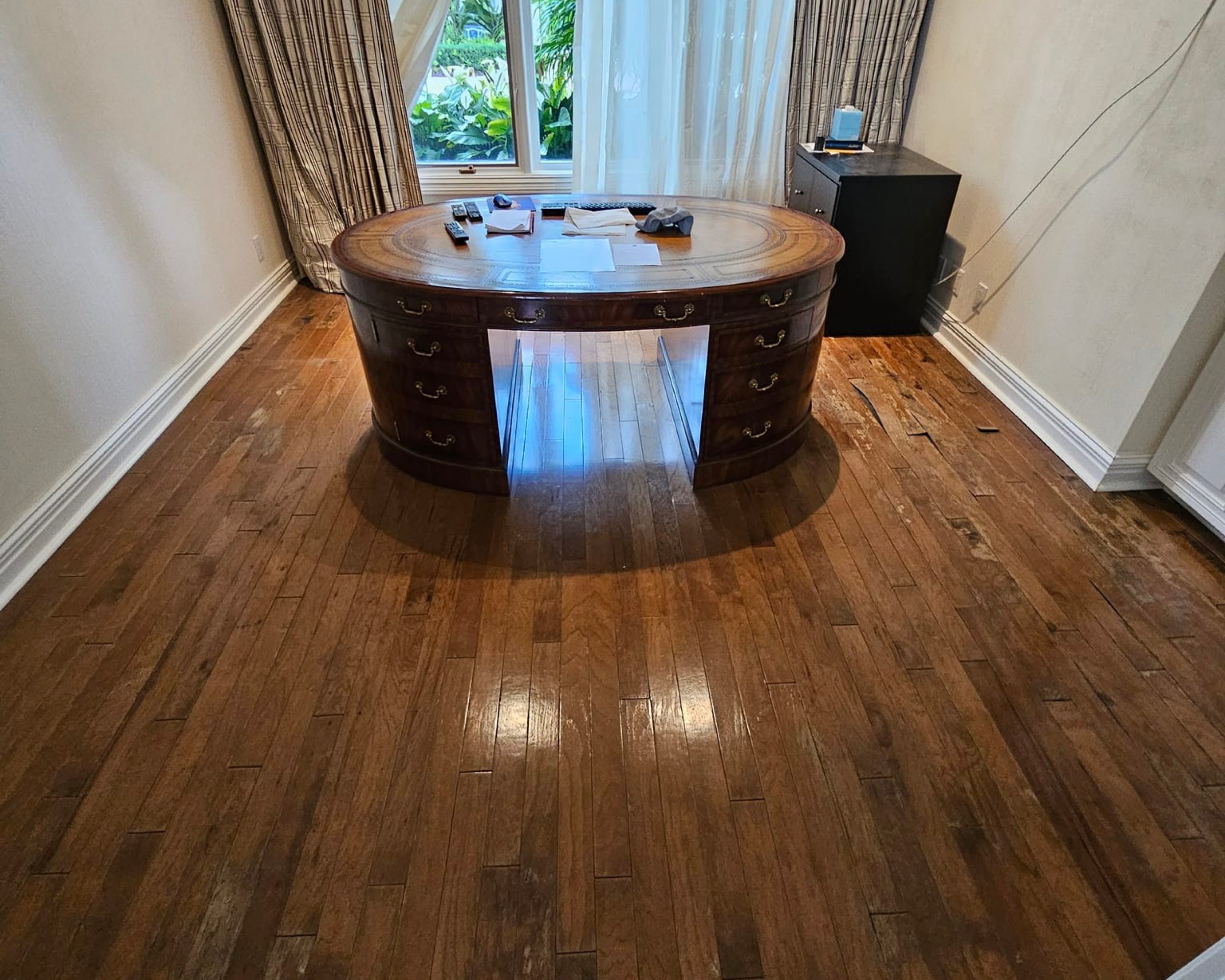 engineer wood floor glue down